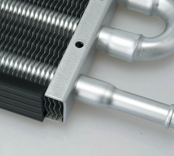 картинка Масляный радиатор трансмиссионный  4 ряда, 324 х 132 х 23 магазин  StreetTuning 