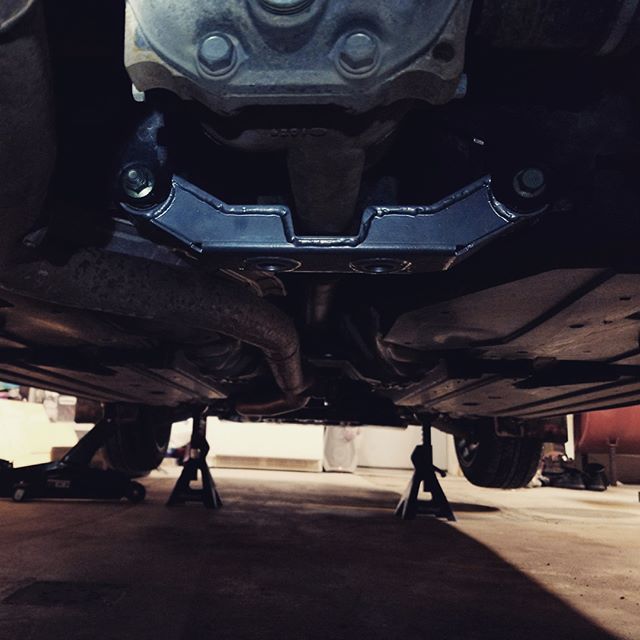 картинка Опора заднего редуктора для Subaru Impreza WRX, STI, EXIGA, LEGACY, FORESTER, XV магазин  StreetTuning 