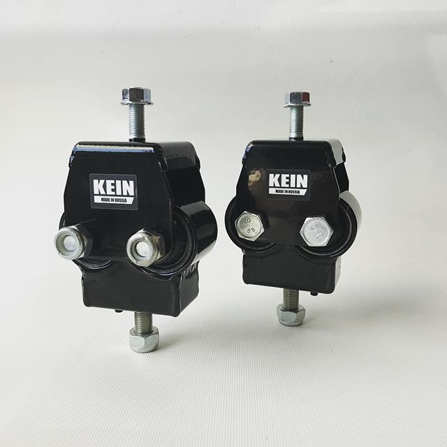 картинка Комплект усиленных опор двигателя для Nissan и Infiniti с двигателем VQ35DE магазин  StreetTuning 