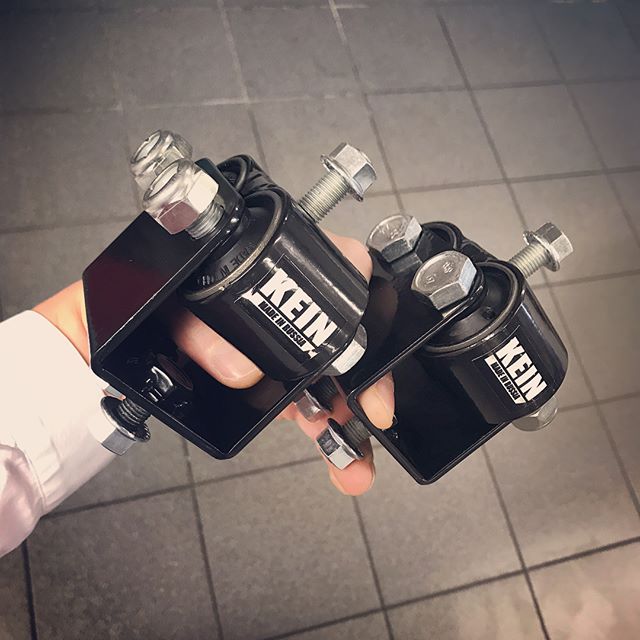 картинка Комплект усиленных опор двигателя серии RB для Nissan магазин  StreetTuning 