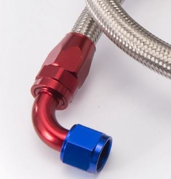 картинка Маслобензостойкий шланг в металлической оплетке с фитингами AN10, 0 / 90 гр. - 1.2 м магазин  StreetTuning 