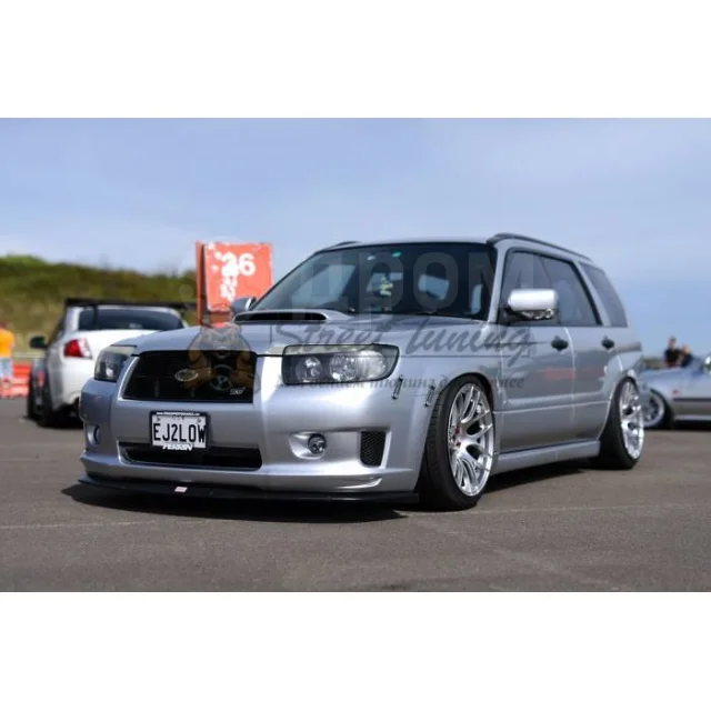 картинка Накладка (сплиттер) STI переднего бампера для Subaru Forester SG магазин  StreetTuning 