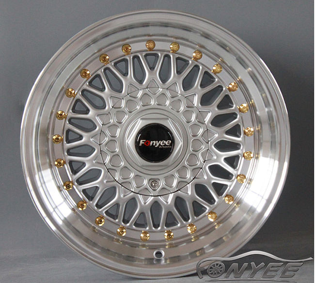 картинка Новые диски BBS RS R16 4X100/4X108 ET20 J8 серебро + золотистые болтики магазин  StreetTuning 