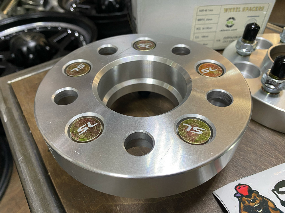 картинка Проставка Starleks 25 мм 5x108 12x1.5 цо 65.1 - Silver от магазина  StreetTuning