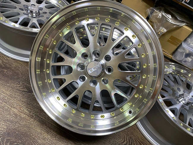 картинка Новые диски ESM 007 R16 J7 ET30 4X100x114.3 магазин  StreetTuning 