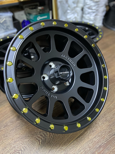 картинка Новые диски METHOD 703, R16 J8 et0 5x114,3, черный мат магазин  StreetTuning 