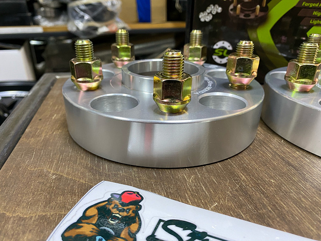 картинка Проставка Starleks 30 мм 5x114.3 цо 64.1 шпилечная M12x1,5 Silver магазин  StreetTuning 