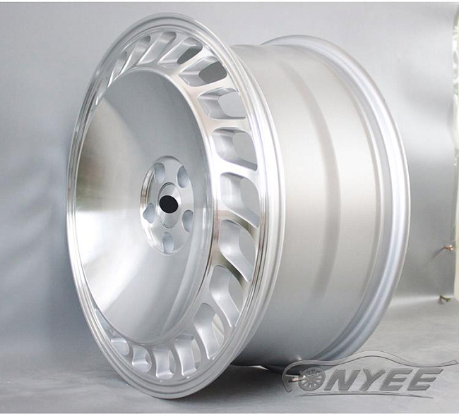 картинка Новые диски Saxo R18 5X100 ET40 J9 серебро магазин  StreetTuning 