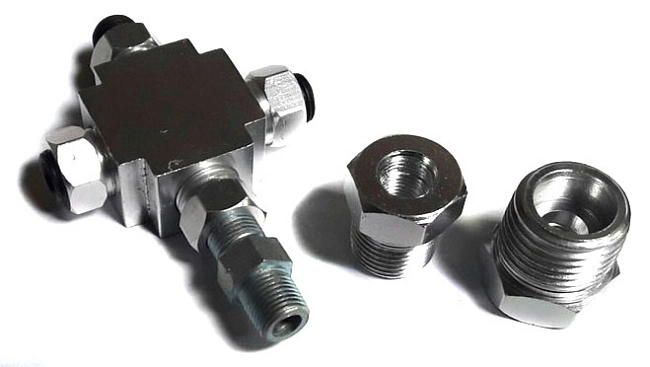 картинка Тройник для подключения датчиков температуры и давления масла магазин  StreetTuning 