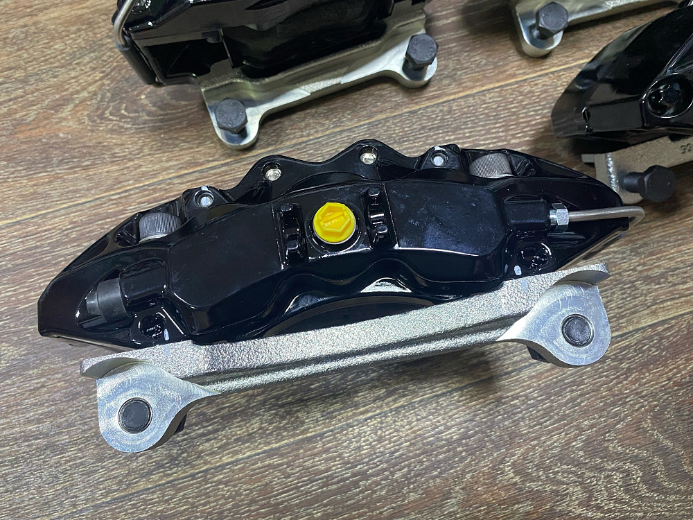 картинка Тормозная система StreetTuning для Toyota LC200, Lexus LX570 от магазина  StreetTuning