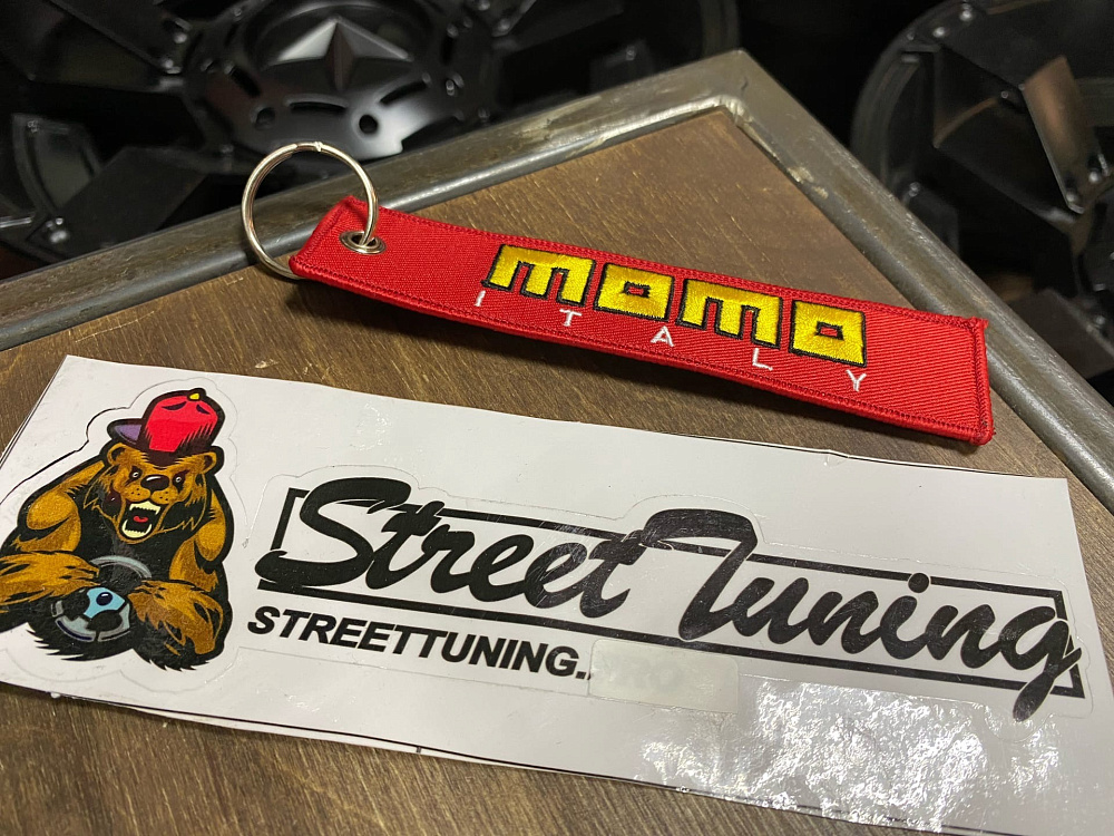 картинка Брелок для Ключей MOMO - тканевый от магазина  StreetTuning