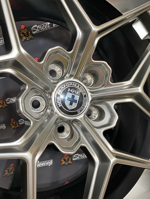 картинка Новые диски HRE FF11 Flow Forming R18 J8 ET38 5X108, Hyper Black магазин  StreetTuning 