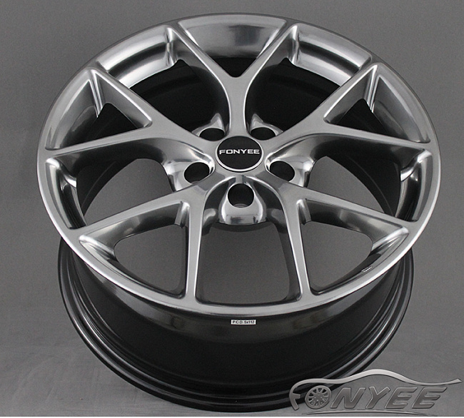 картинка Новые диски BBS CI-R R17 5X114,3 ET40 J8 темное серебро глянец магазин  StreetTuning 