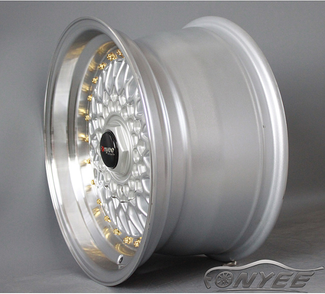 картинка Новые диски BBS RS R16 4X100/4X108 ET20 J8 серебро + золотистые болтики магазин  StreetTuning 