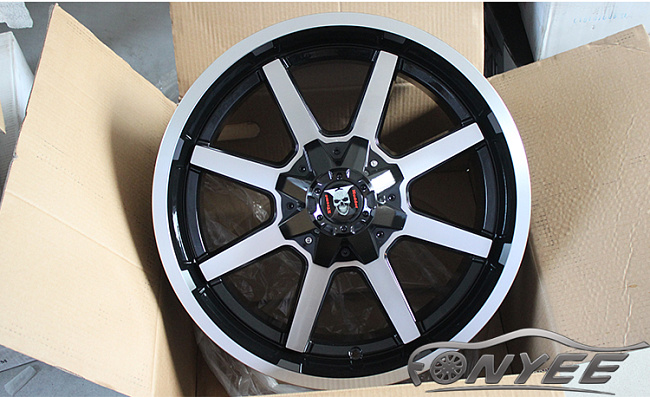 картинка Новые диски XTREME MUDDER B163 R20 5X139,7 ET5 J9 серебро + черный мат магазин  StreetTuning 