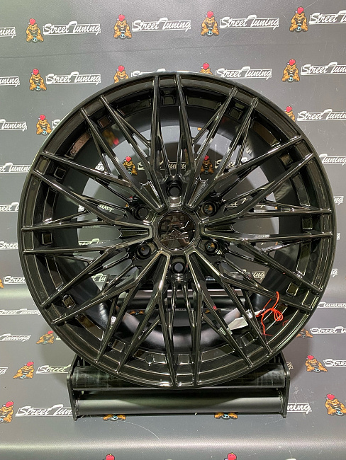 картинка Новые диски R-EMOTION R18 J9 ET25 6X139.7 Black магазин  StreetTuning 