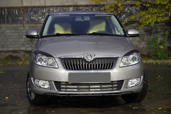 картинка Skoda Combi 2010—2013 Накладки на передние фары (реснички) компл.-2 шт. магазин  StreetTuning 
