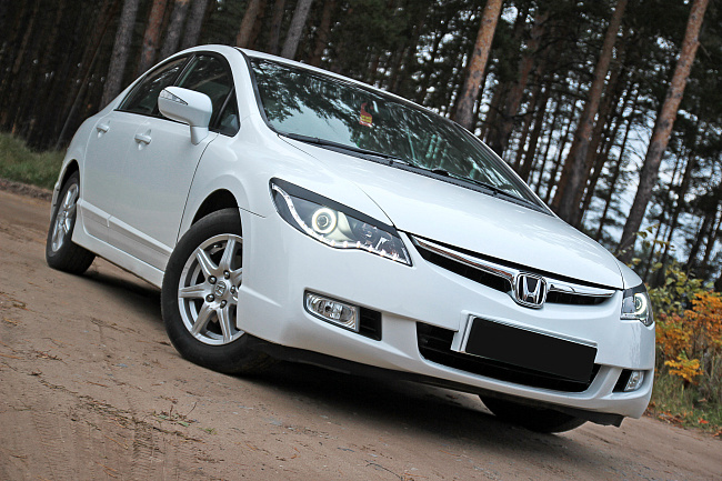 картинка Honda Civic (седан) 2006—2009 Накладки на передние фары (реснички) компл.-2 шт. магазин  StreetTuning 