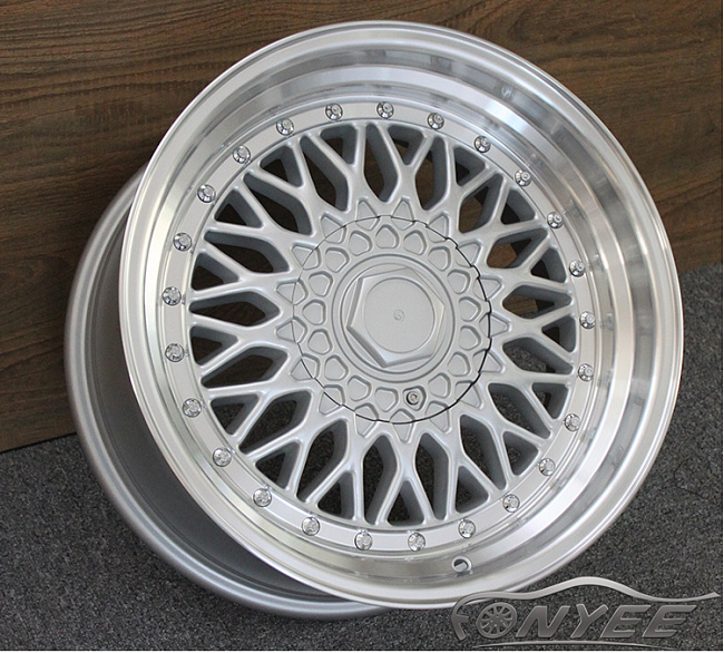 картинка Новые диски BBS RS R17 4X114,3/5X114,3 ET35 J7,5 серебро + полированная полка магазин  StreetTuning 