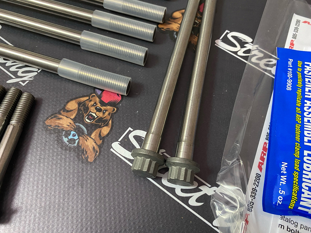 картинка ARP Болты блока для Subaru EJ205/207/257 комплект от магазина  StreetTuning
