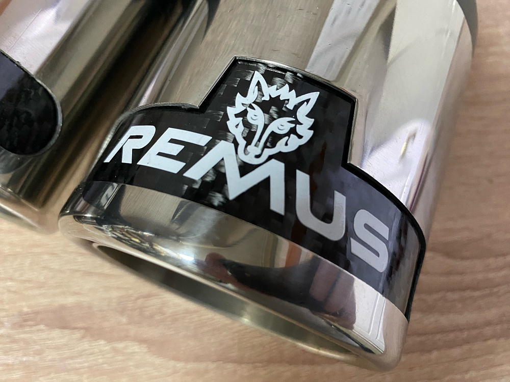 картинка Насадки на глушитель Remus Style двойные комплект- 2 шт 51 х 89 мм от магазина  StreetTuning