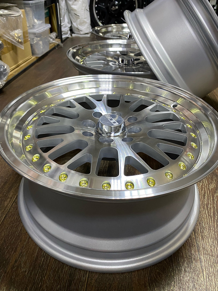картинка Новые диски ESM 007 R16 J7 ET30 4X100x114.3 от магазина  StreetTuning
