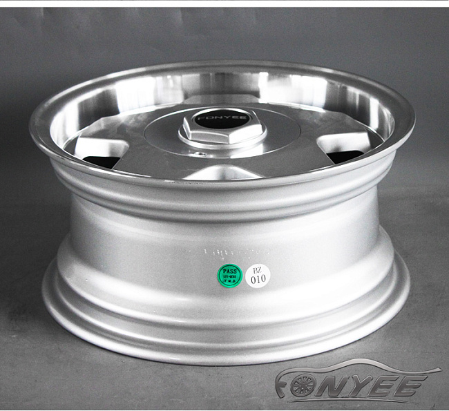 картинка Новые диски Borbet A R17 4х100/4x114,3 ET35 J8,5 серебро + полированная полка магазин  StreetTuning 