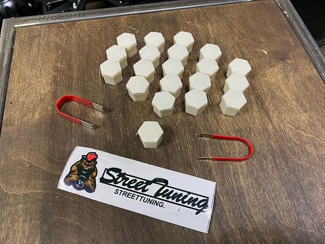 картинка Декоративные колпачки для колесных гаек и болтов под 17й ключ, белые магазин  StreetTuning 