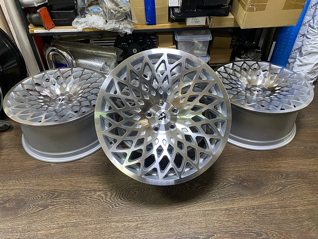 картинка Новые диски WCI CAST MT10 Replika R18 J8.5 ET40 5X108, серебро магазин  StreetTuning 