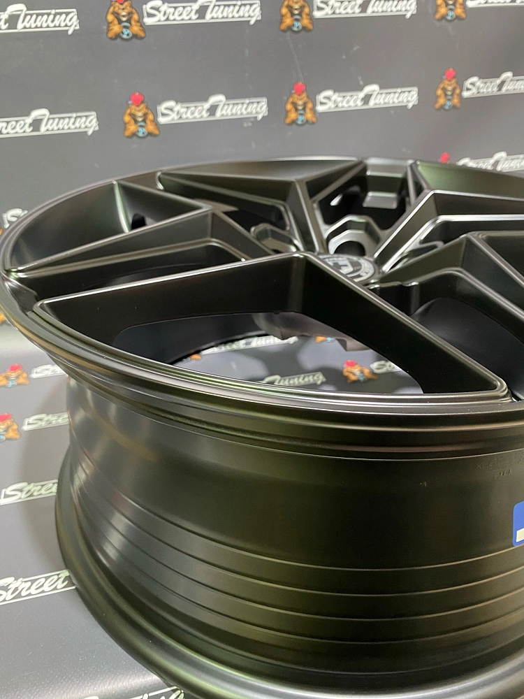 картинка Новые диски HRE FF11 Flow Forming R18 J8 ET35 5X108, Black Mat от магазина  StreetTuning