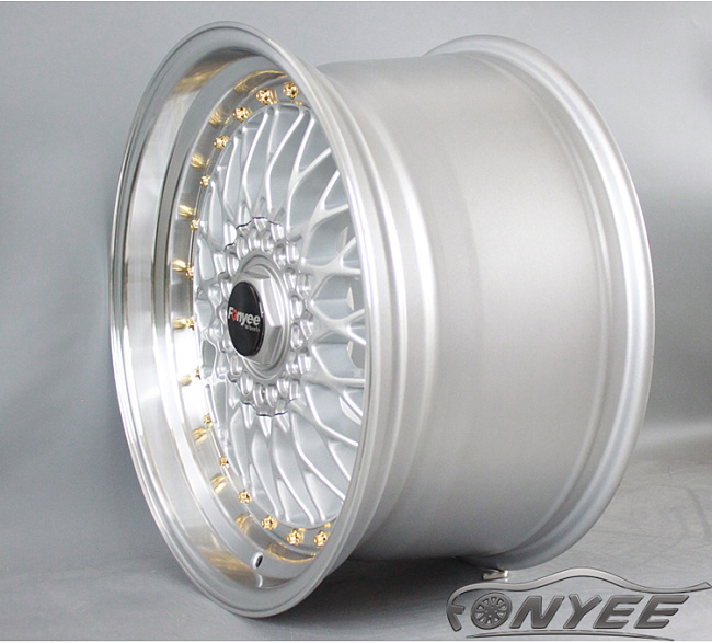 картинка Новые диски BBS RS R18 5X112/5X120 ET40 J9,5 серебро + золотистые болтики магазин  StreetTuning 