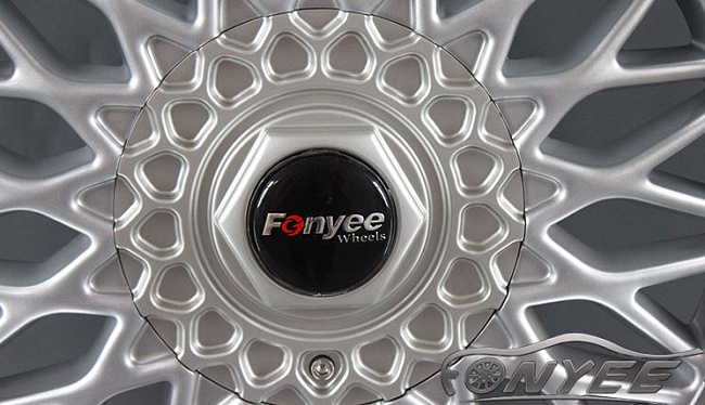 картинка Новые диски BBS RS R18 5X114,3/5X112 ET30 J9,5 серебро + полированная полка магазин  StreetTuning 