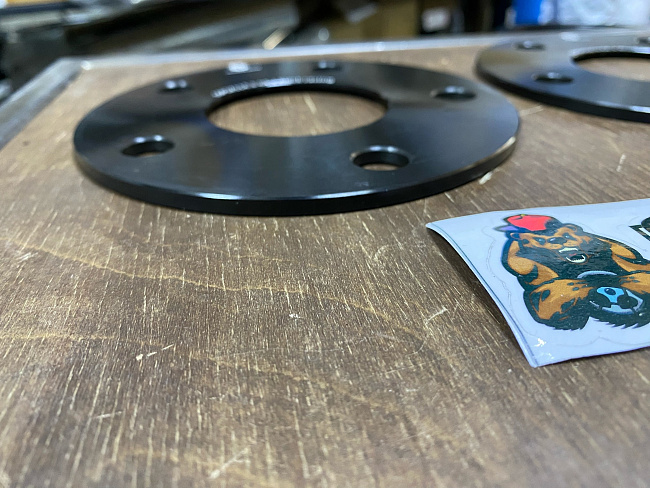 картинка Проставка Starleks 5 мм 5x114.3 цо 64.1 - Black магазин  StreetTuning 