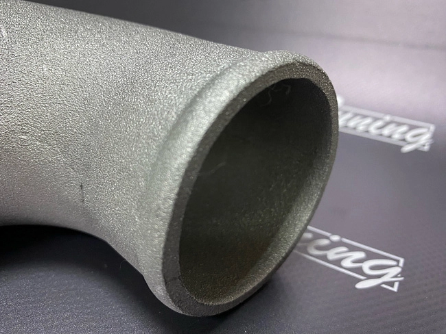 картинка Отвод алюминиевый приварной 90 гр 63 - 76 мм магазин  StreetTuning 