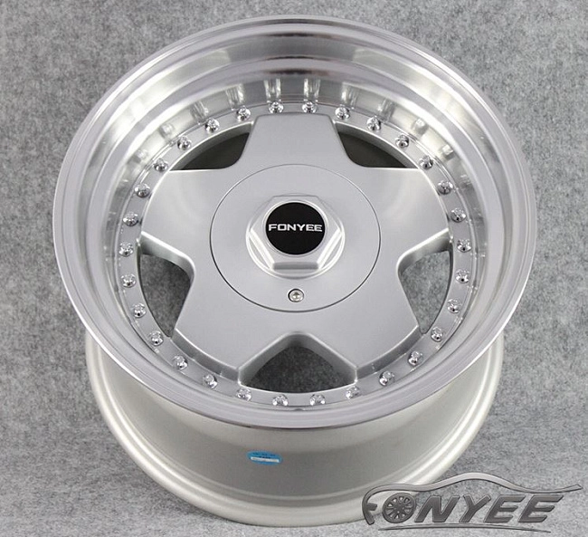 картинка Новые диски Borbet A R16 4х100/5x100 ET30 J9 серебро + болтики магазин  StreetTuning 