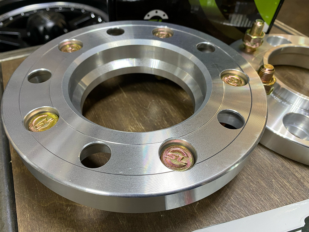 картинка Проставка Starleks 25 мм 5x108 12x1.5 цо 65.1 - Silver от магазина  StreetTuning