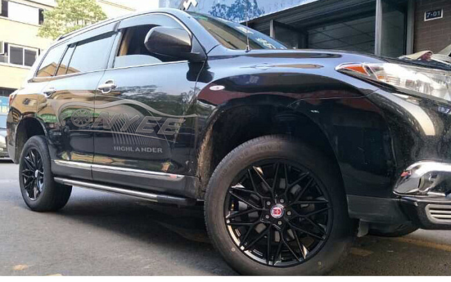 картинка Новые диски HRE P200 Replika R19 5X108 ET35 J8,5, черные матовые магазин  StreetTuning 