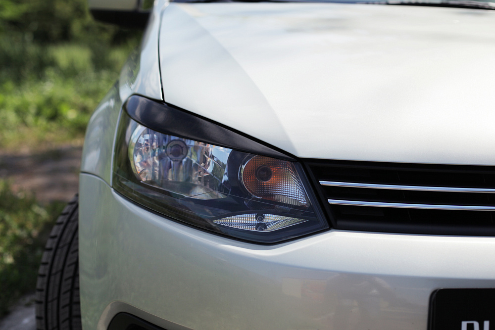 картинка Volkswagen  Polo V 2009—2016 Накладки на передние фары (реснички) компл.-2 шт. Вариант 2 от магазина  StreetTuning