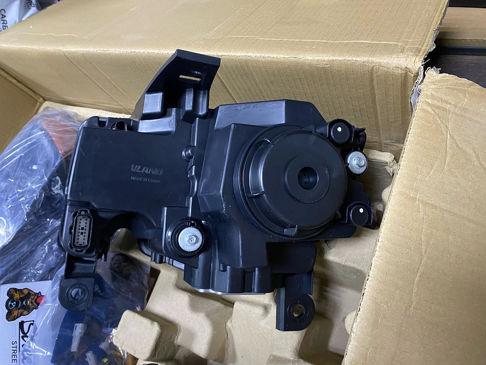 картинка Передние фары Vland для Jeep Grand Cherokee 2014-2022 Full Led от магазина  StreetTuning