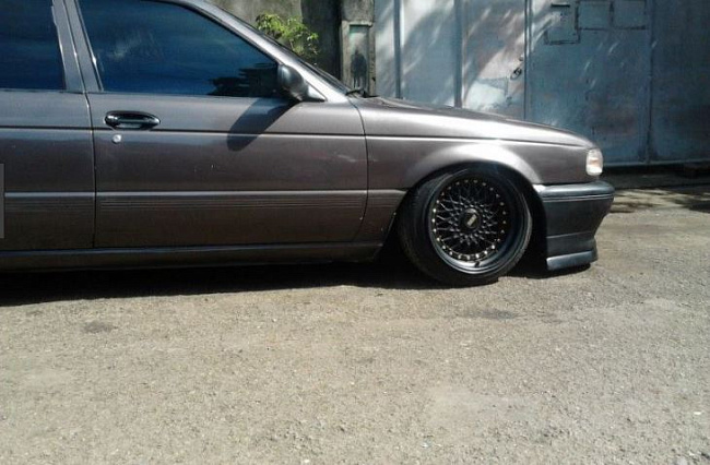 картинка Новые диски BBS RS R15 4X100/4X108 ET20 J7 черный мат + серебристые болтики магазин  StreetTuning 