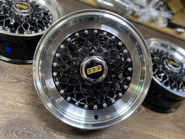 картинка Новые диски BBS RS R13 J6 ET25 4x100/4x114.3 , черные + полировка магазин  StreetTuning 