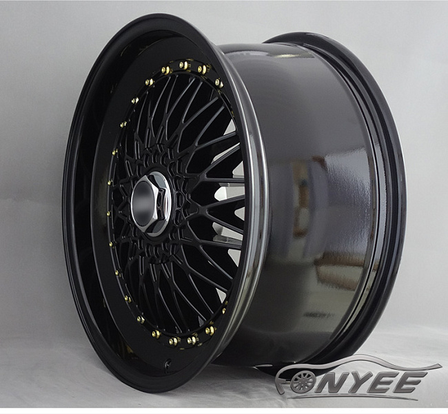 картинка Новые диски BBS RS R18 4X114,3/4X100 ET30 J8 черный глянец + золотистые болтики магазин  StreetTuning 