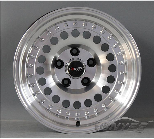 картинка Новые диски Raguna D-Force AKRO R15 5X139,7 ET-15 J8,5 серебро магазин  StreetTuning 