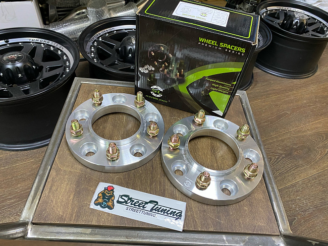 картинка Проставка Starleks 20 мм 5x139,7 цо 98.5 шпилечная M12x1,25 магазин  StreetTuning 