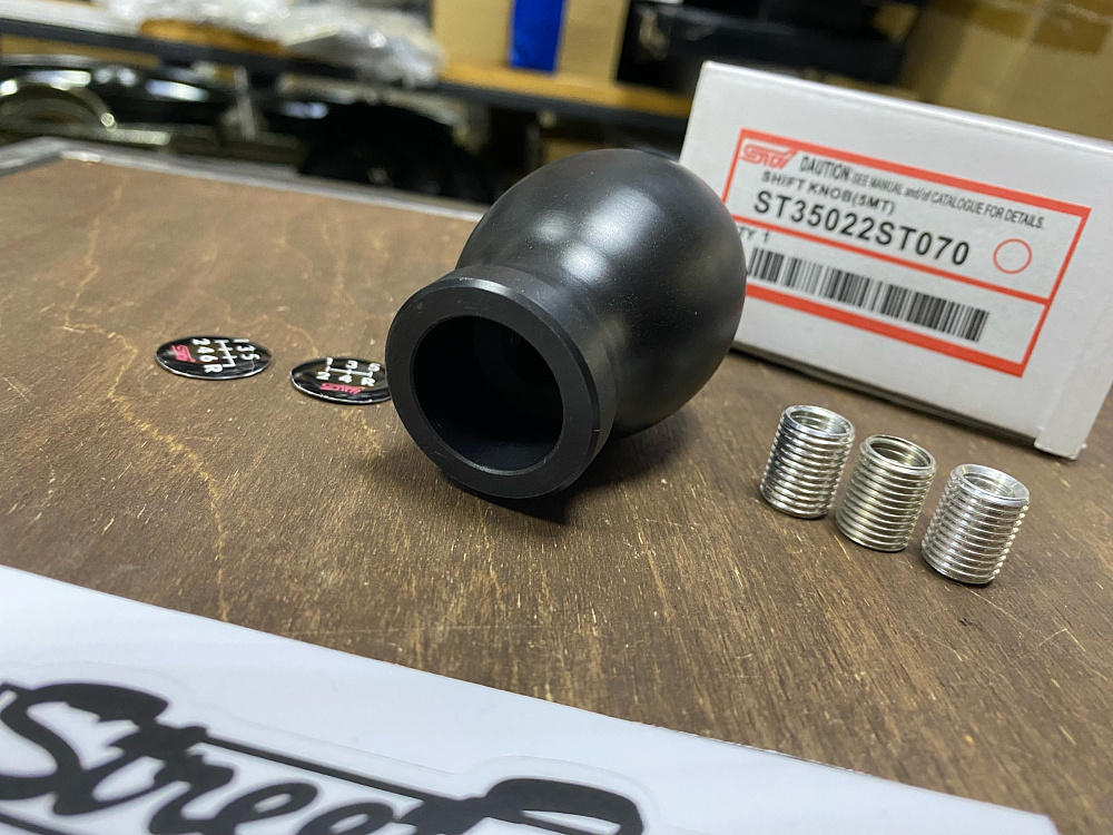 картинка Ручка КПП STI для Subaru OEM: ST35022ST070 "черная" 5-6MKПП тип 2 от магазина  StreetTuning