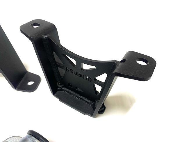 картинка Усиленный крепеж заднего стаба диаметром 20 ММ Subaru Forester магазин  StreetTuning 