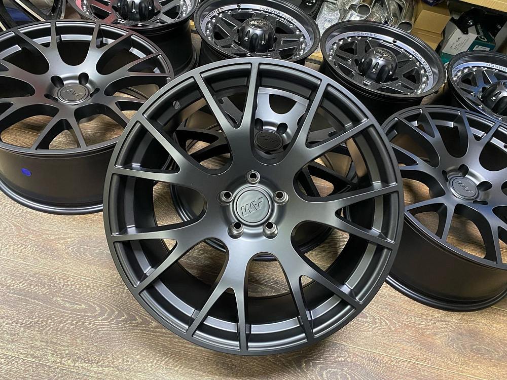 картинка Новые диски Hellcat SRT Syle R20 J9 ET18 5X115 черный мат от магазина  StreetTuning