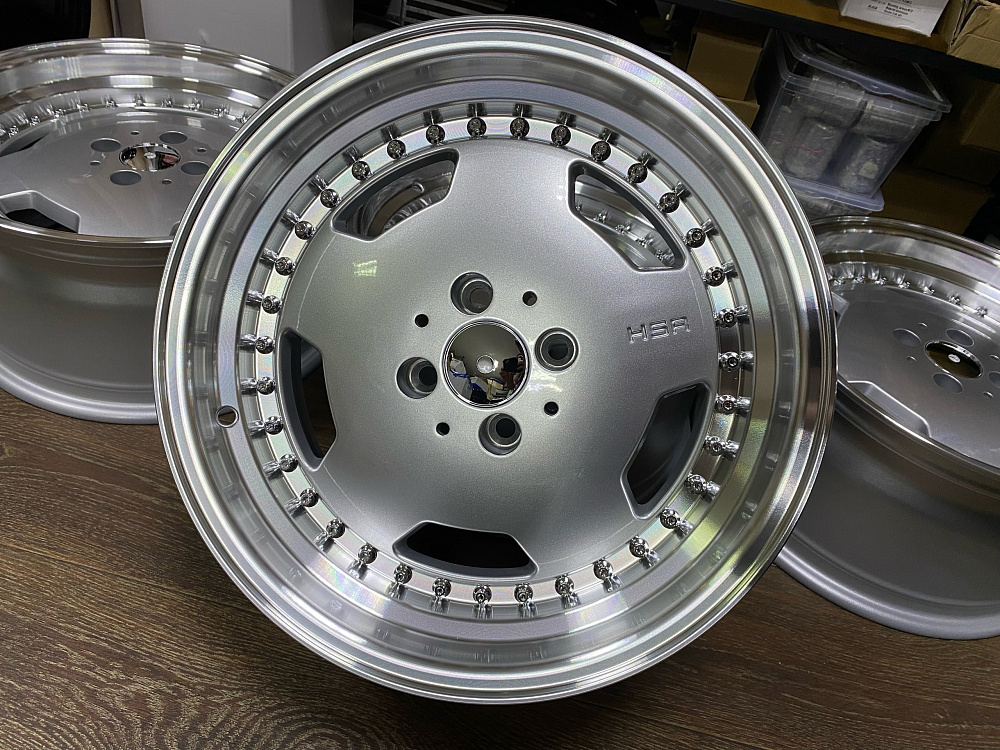 картинка Новые диски HSR R16 J8 ET25 от магазина  StreetTuning