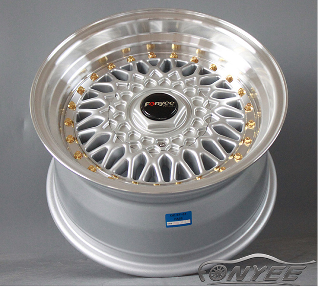 картинка Новые диски BBS RS R16 4X100/4X108 ET20 J8 серебро + золотистые болтики магазин  StreetTuning 