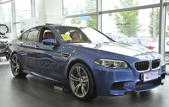 картинка Новые диски BMW F10 style R19 5x120 ET30 J8,5 серый + серебро магазин  StreetTuning 